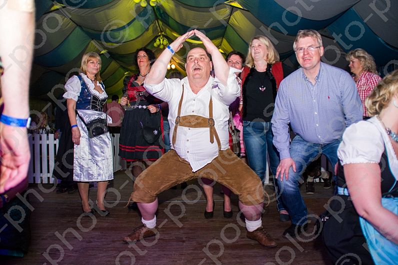 2016-04-09 Beckenhof 1. Fruehlings-Wies`n