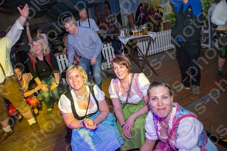 2016-04-09 Beckenhof 1. Fruehlings-Wies`n