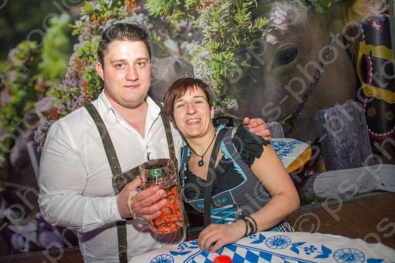 2016-04-09 Beckenhof 1. Fruehlings-Wies`n