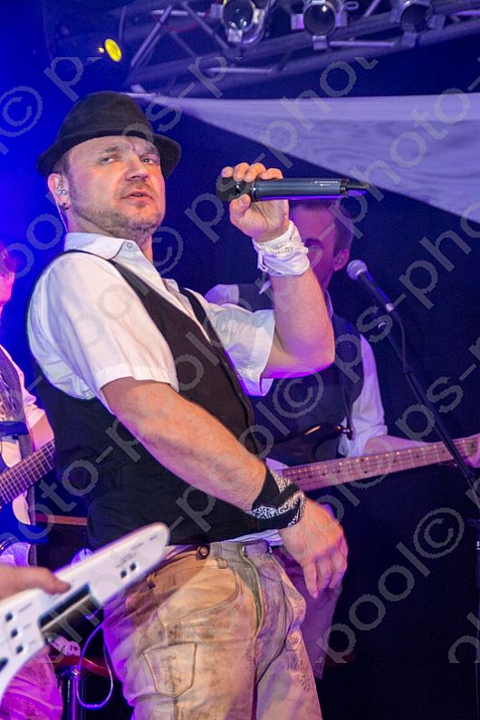2016-04-09 Beckenhof 1. Fruehlings-Wies`n