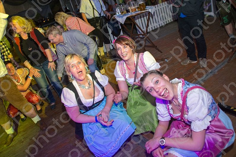 2016-04-09 Beckenhof 1. Fruehlings-Wies`n