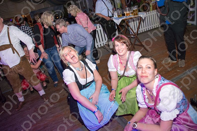 2016-04-09 Beckenhof 1. Fruehlings-Wies`n