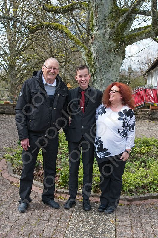 2022-04-10 Konfirmation Markuskirche