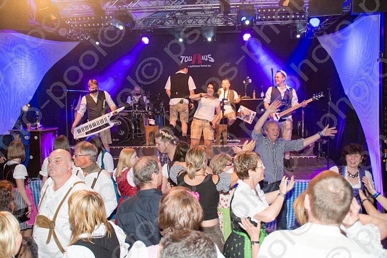 2016-04-09 Beckenhof 1. Fruehlings-Wies`n