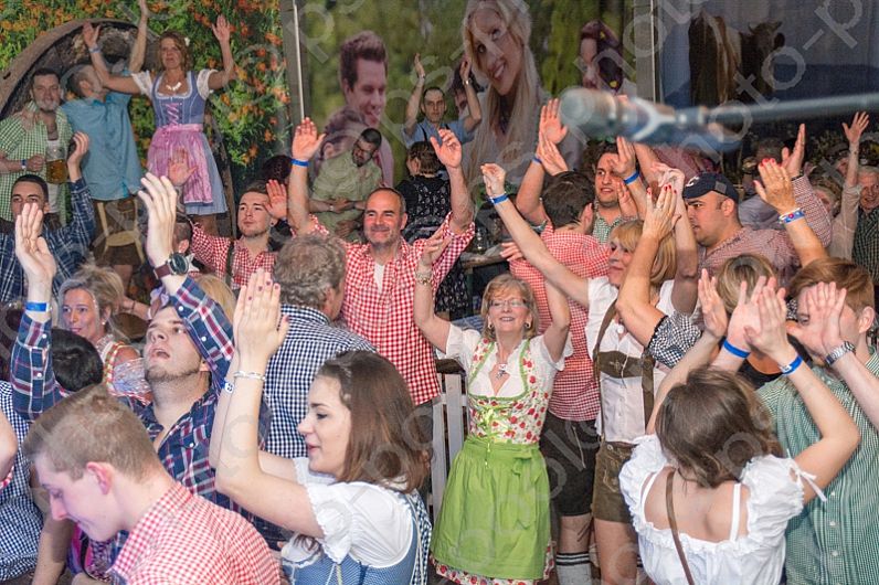 2016-04-09 Beckenhof 1. Fruehlings-Wies`n